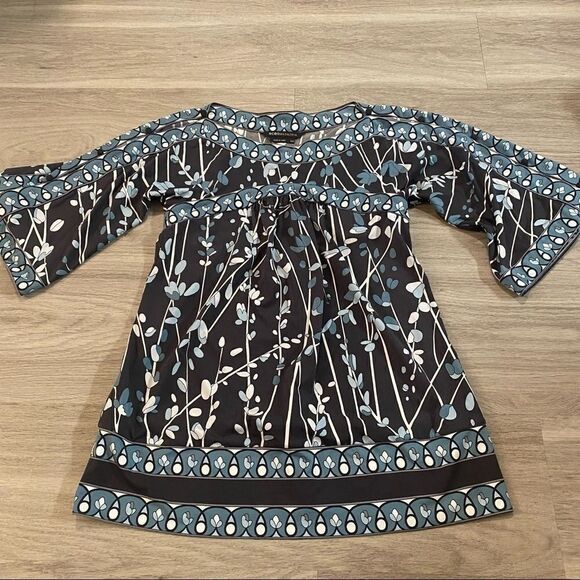 BCBGMAXAZRIA floral button bell sleeve XXS - Picture 1 of 6